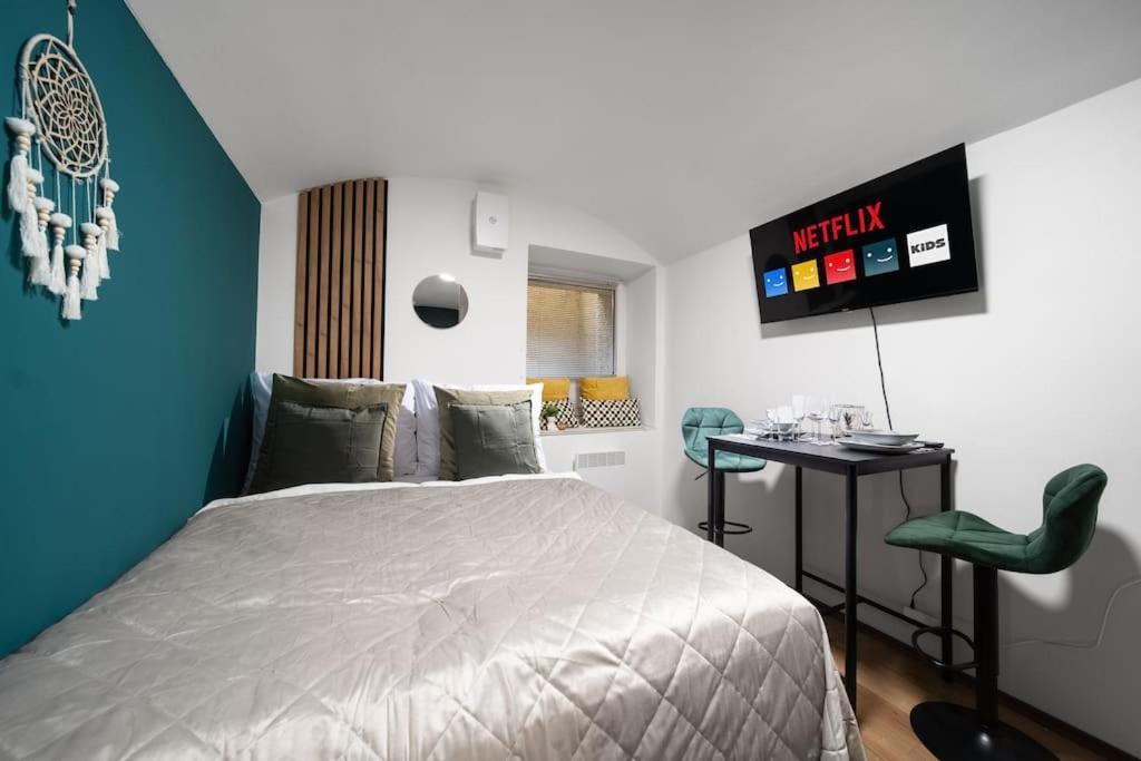 Secret Budget Studio Oasis Praga Exterior foto